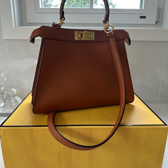 Fendi Peekaboo ISeeU Bag
Leather Medium / Brown - Picture 8 of 9